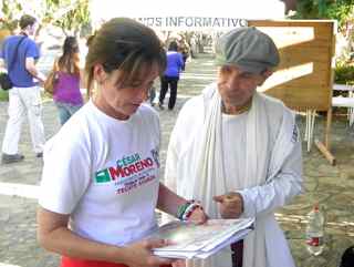 http://curezone.com/upload/Blogs/Your_Enchanted_Gardener/Claudio_Moreno_reads_Document_World_Environment_Day.jpg