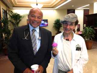 http://curezone.com/upload/Blogs/Your_Enchanted_Gardener/Leslie_and_Dr_Richard_Butcher_Alvarado_Hospital.jpg