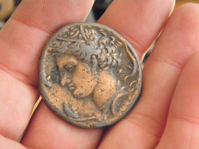 http://curezone.com/upload/Blogs/Your_Enchanted_Gardener/Project_Grandpa_Collectibles_Item_3_Rare_Roman_Coin.jpg