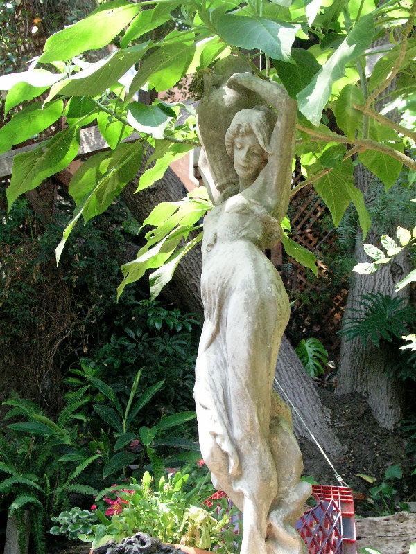 http://curezone.com/upload/blogs/your_enchanted_gardener/Goddess_Judy_garden2.jpg